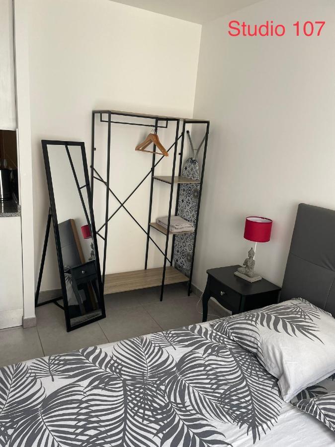 Studio A 300 M De La Gare De Mantes-La-Jolie Eksteriør bilde
