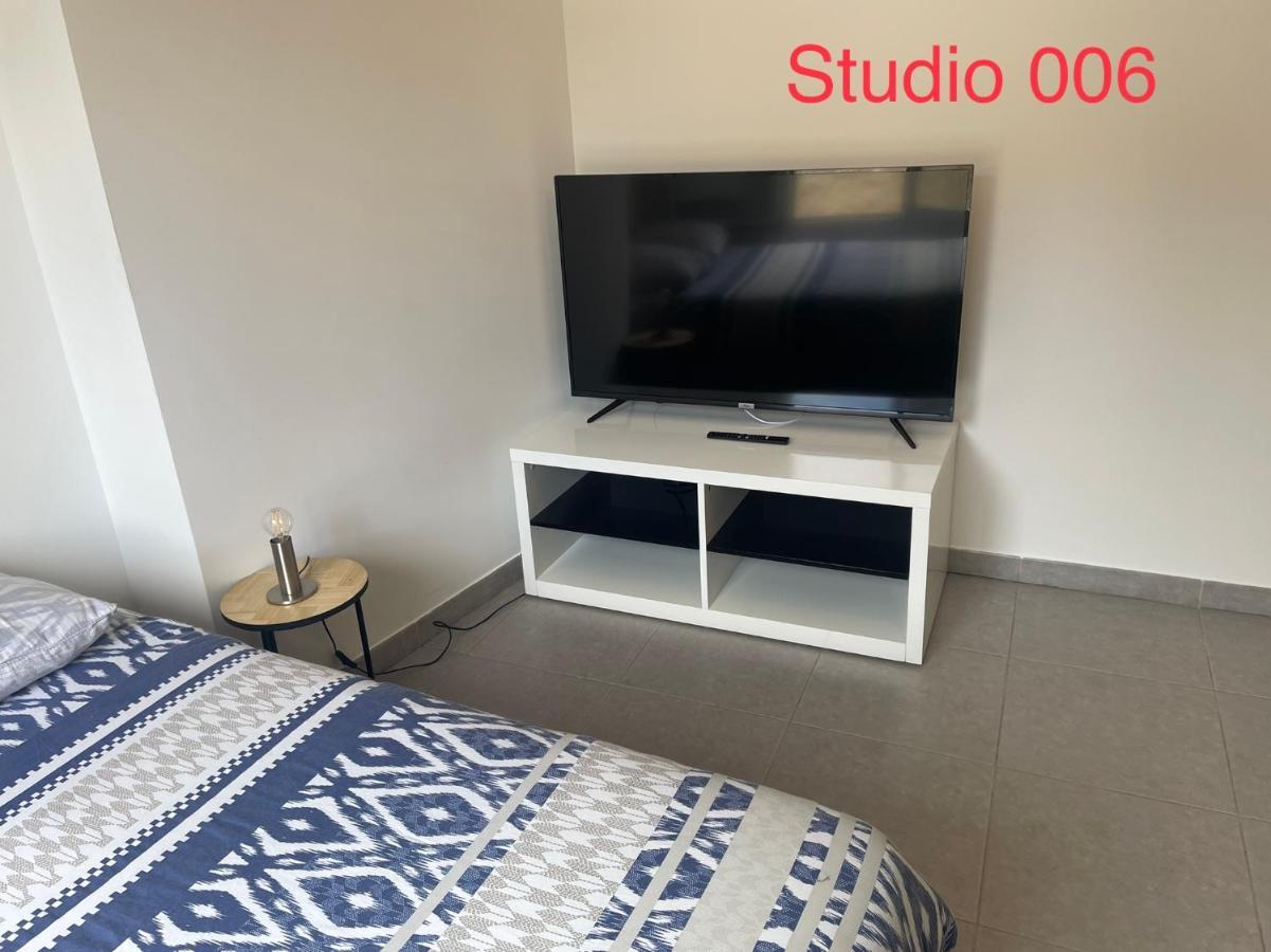 Studio A 300 M De La Gare De Mantes-La-Jolie Eksteriør bilde