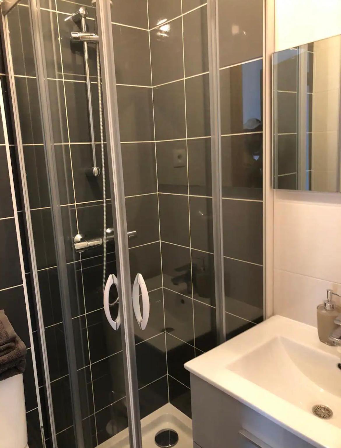 Studio A 300 M De La Gare De Mantes-La-Jolie Eksteriør bilde