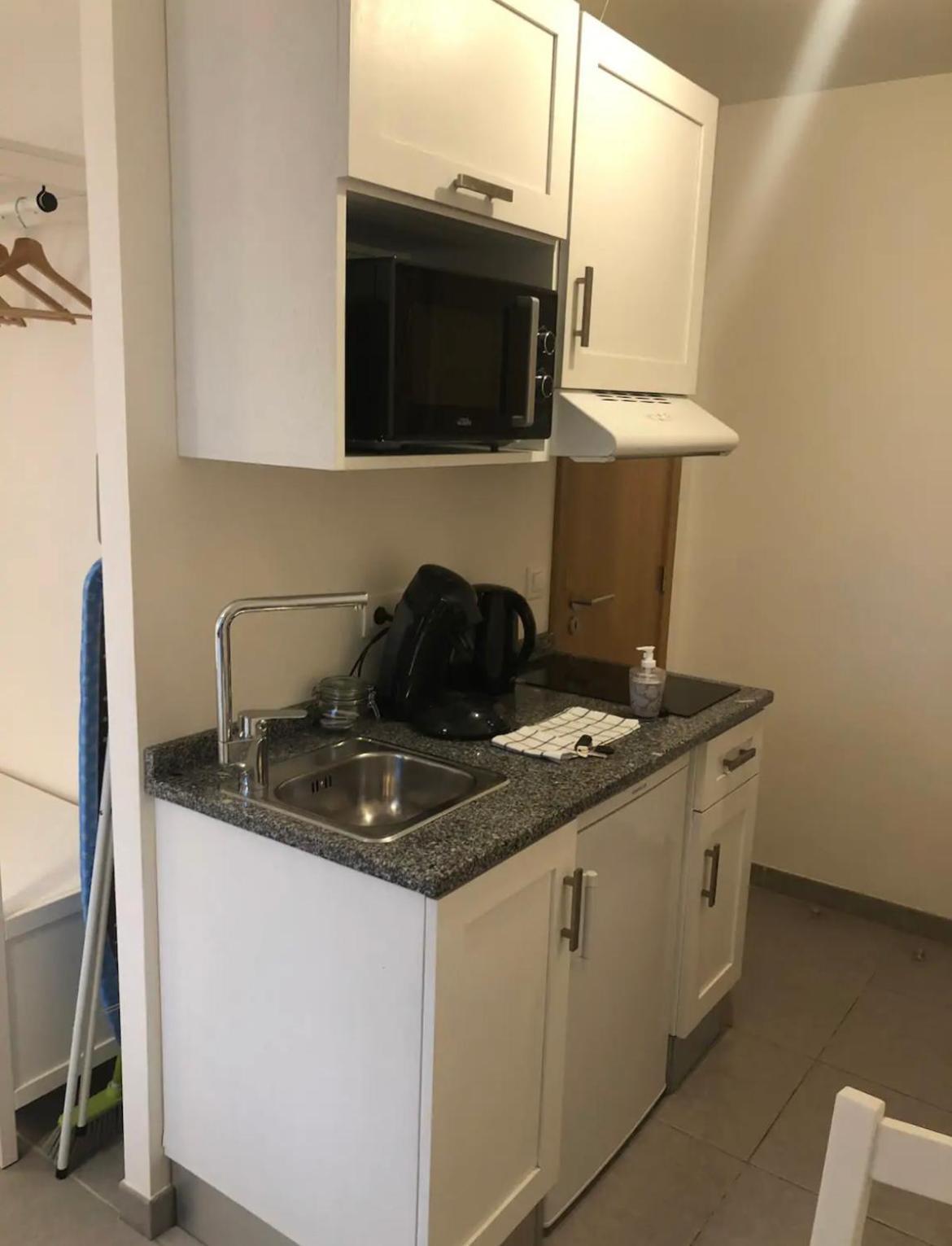 Studio A 300 M De La Gare De Mantes-La-Jolie Eksteriør bilde