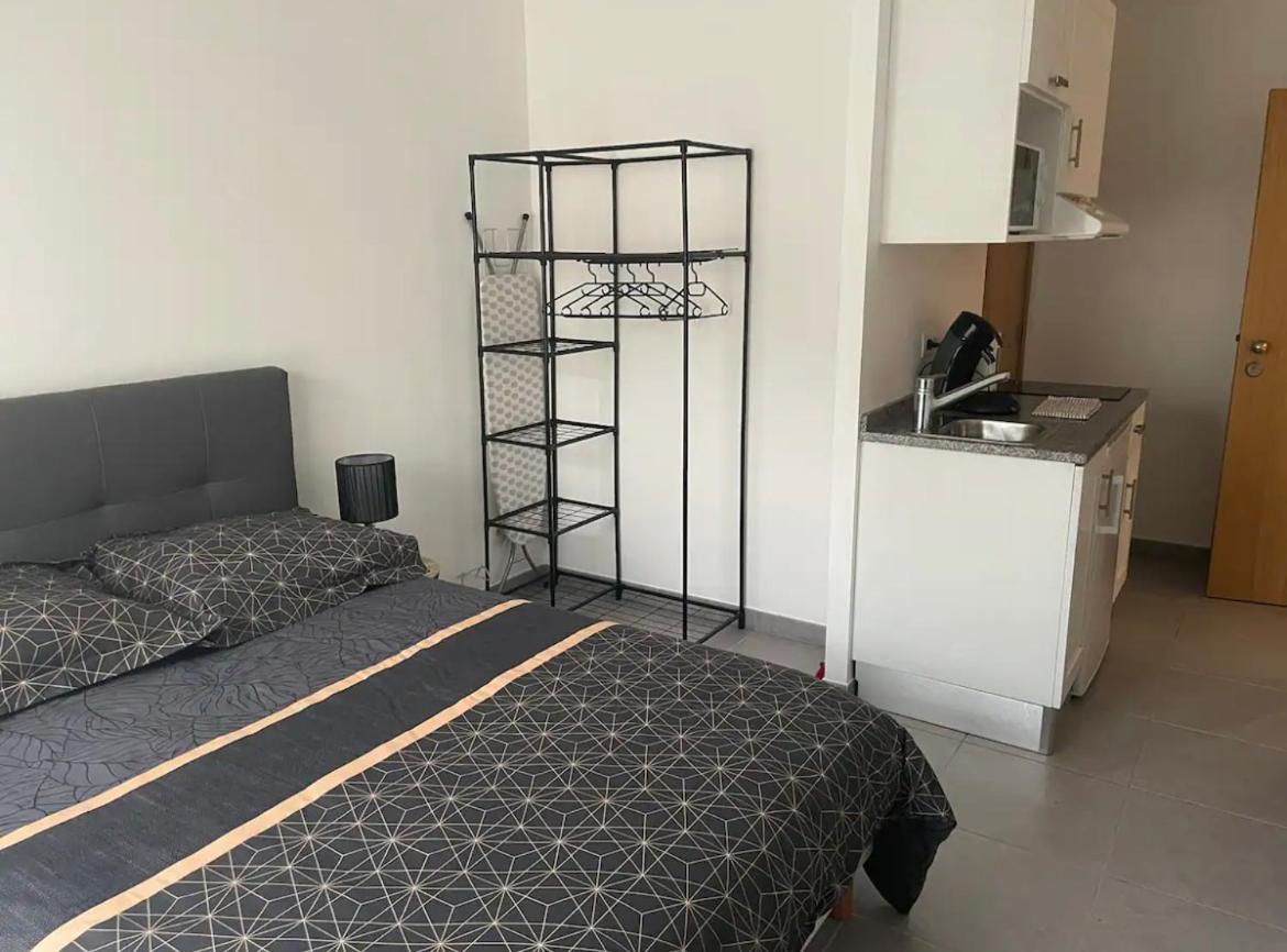 Studio A 300 M De La Gare De Mantes-La-Jolie Eksteriør bilde
