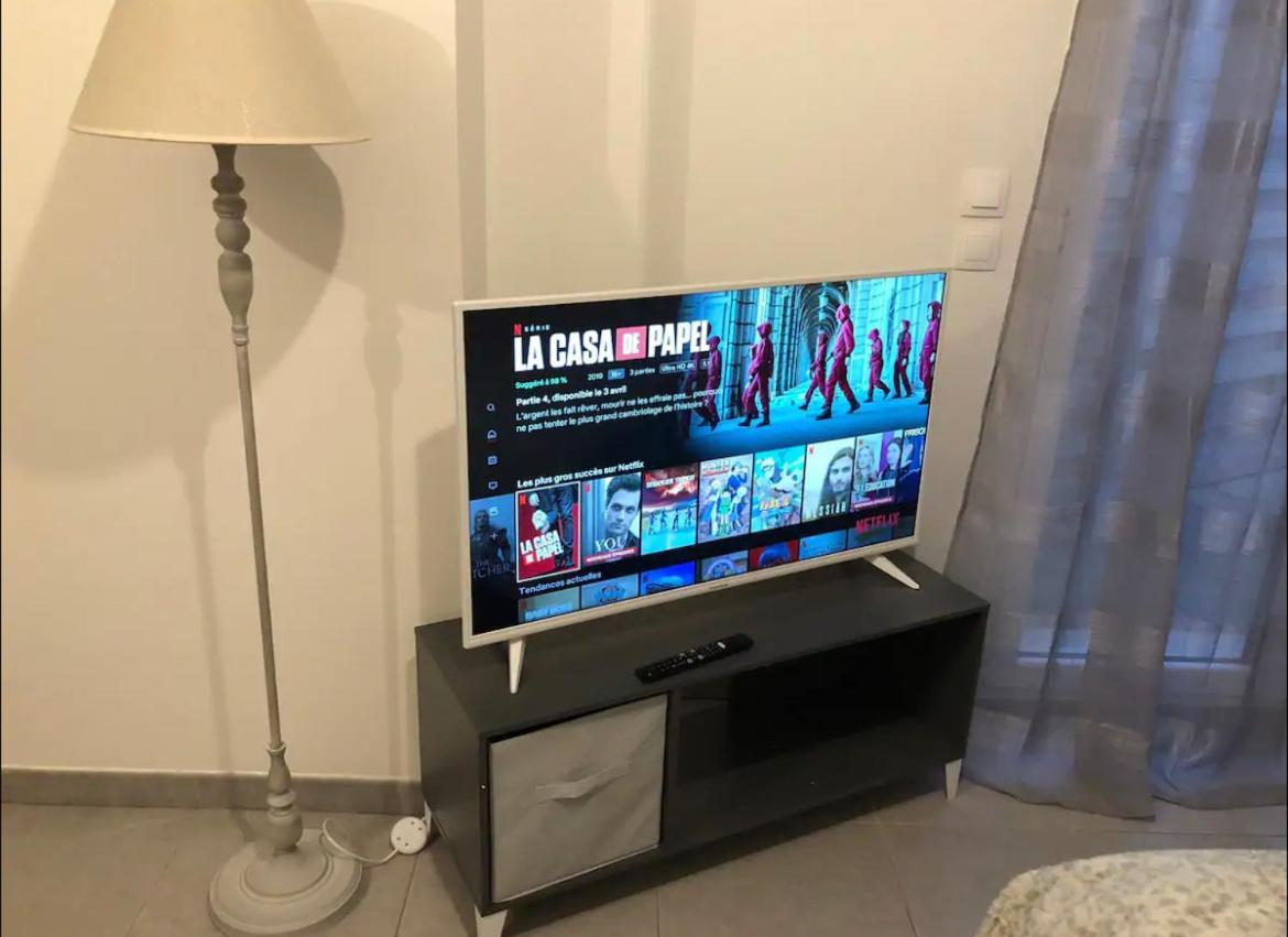 Studio A 300 M De La Gare De Mantes-La-Jolie Eksteriør bilde